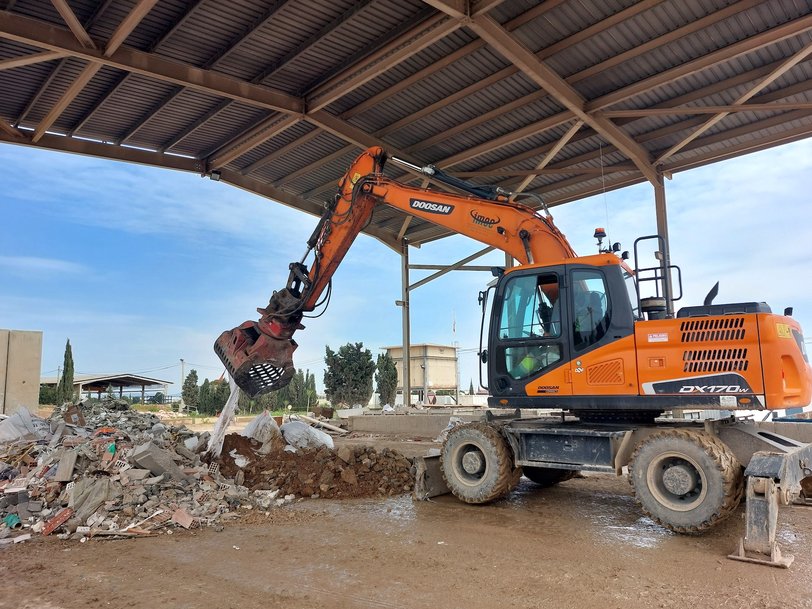 New Doosan DX380LC-7 Excavator at Spanish Recycling Plant